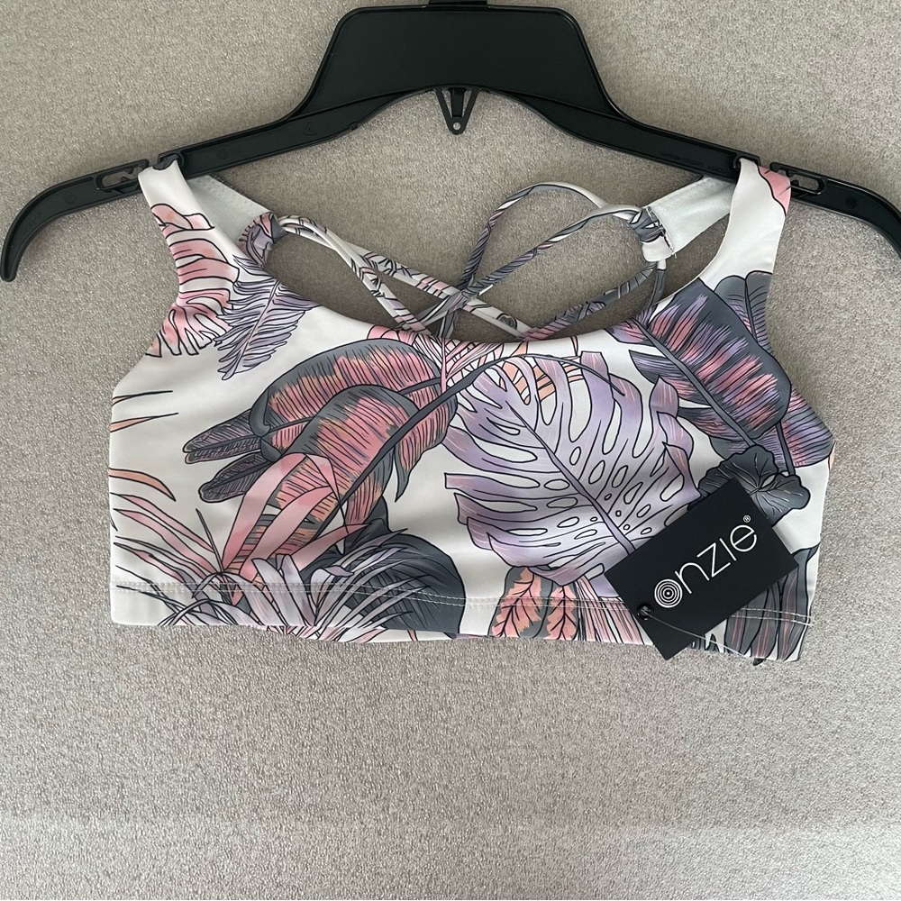 Onzie Chic Leaf Motif Athletic Bra Size Medium